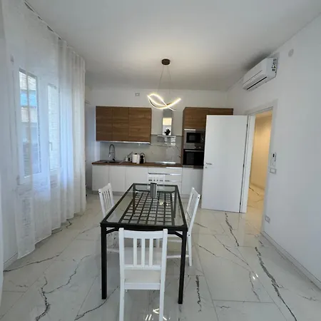 Apartment Marco Polo 12b By Portofinovacanze